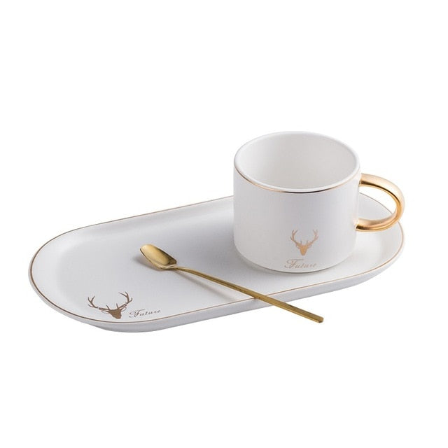 Luxurious Gold Rim Ceramics Cups And Saucers Sets
